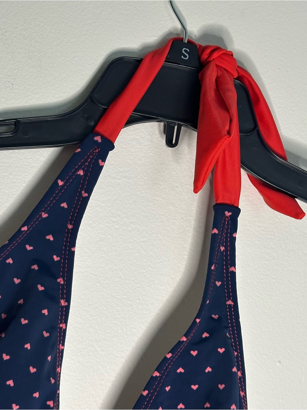 Vintage Navy Bikini Top with Pink Heart Print and Red Ties - Picture 4 of 10